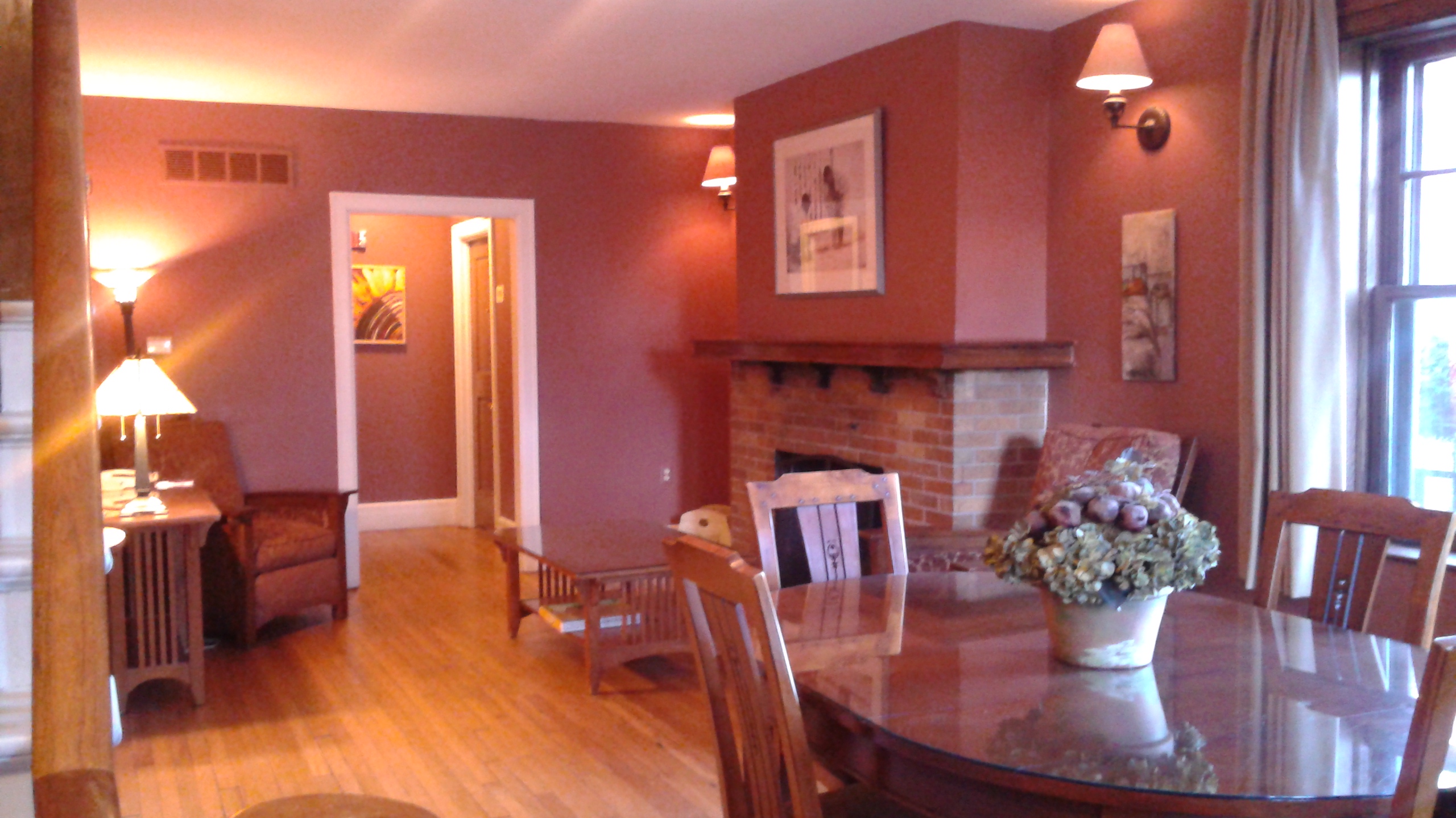 A quaint Victorian sitting room.