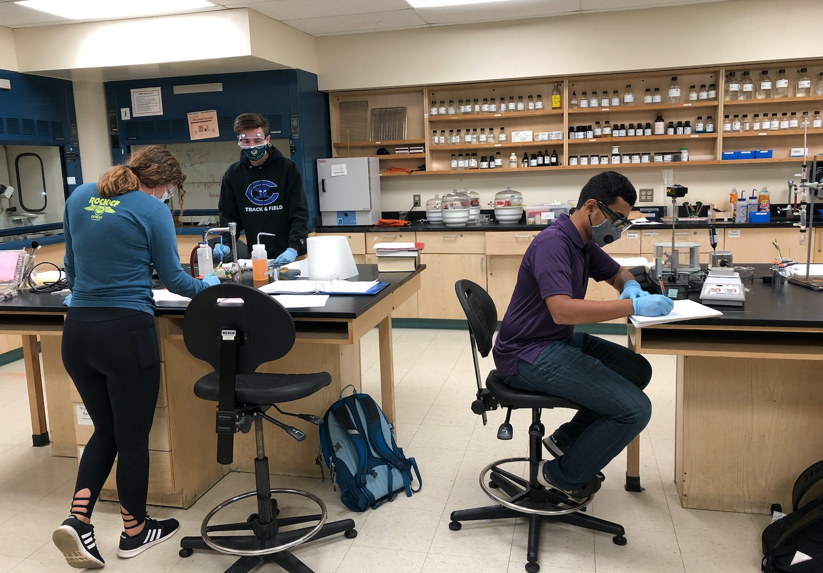 Students in Organic Chemistry Lab following social distancing measures and other additional safety protocols. Photo taken by Yasmeen Berry