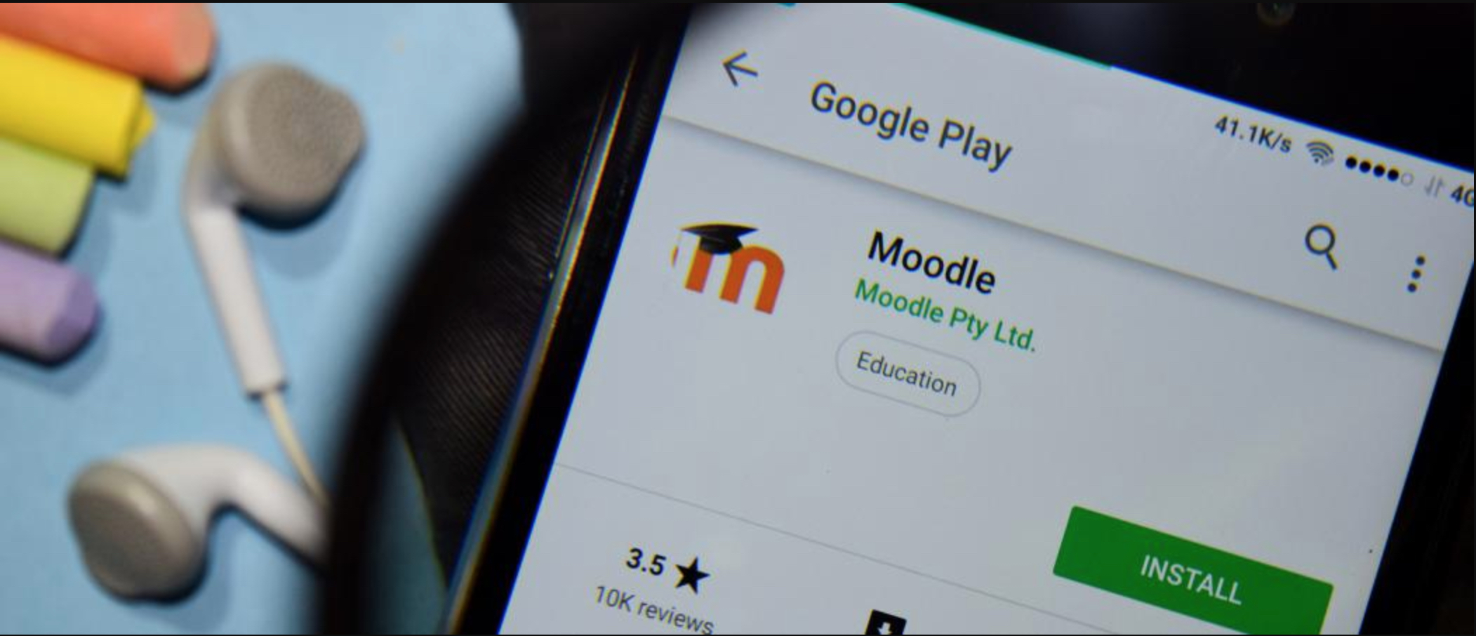 Image shows the "Moodle" app on a cell phone